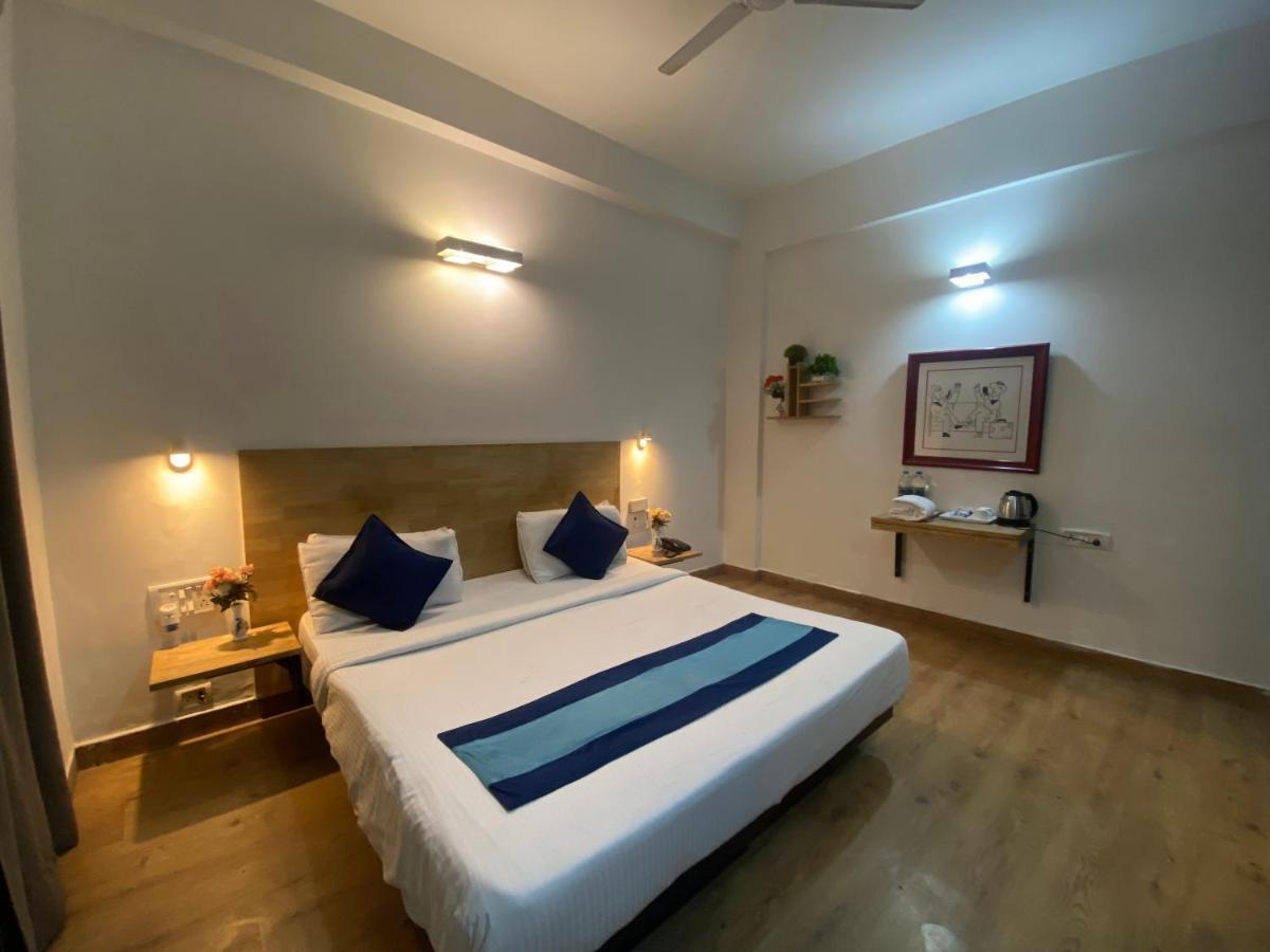 Divine Inn Couple Friendly Hotel Near Sector 51 Metro Station Noida Exterior foto